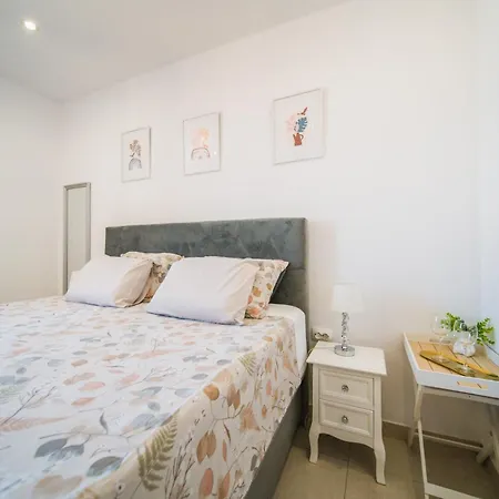 Korkyra Harbour Κόρτσουλα