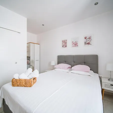 Korkyra Harbour Πανσιόν