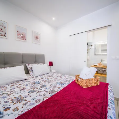 Gasthuis Korkyra Harbour