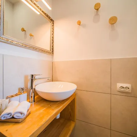 Gasthuis Korkyra Harbour