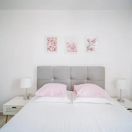 Korkyra Harbour Gasthuis